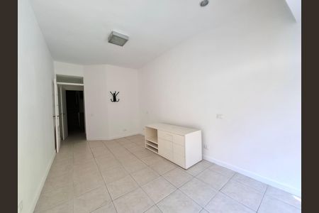 Apartamento à venda com 72m², 2 quartos e 1 vagaSuíte