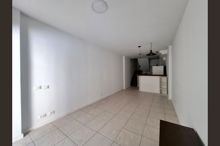 Apartamento à venda com 72m², 2 quartos e 1 vagaSala
