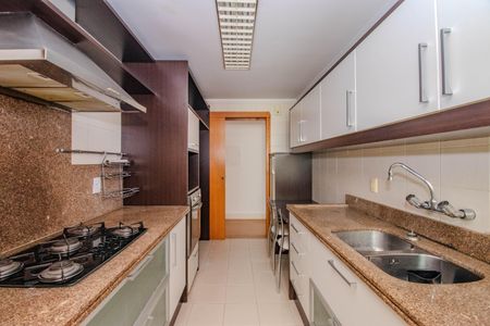 Apartamento à venda com 113m², 4 quartos e 2 vagas Apartamento à venda com 113m², 4 quartos e 2 vagasCozinha e Área de Serviço