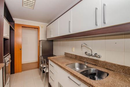 Apartamento à venda com 113m², 4 quartos e 2 vagas Apartamento à venda com 113m², 4 quartos e 2 vagasCozinha e Área de Serviço