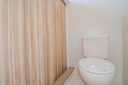 Apartamento à venda com 113m², 4 quartos e 2 vagas Apartamento à venda com 113m², 4 quartos e 2 vagasBanheiro de Serviço