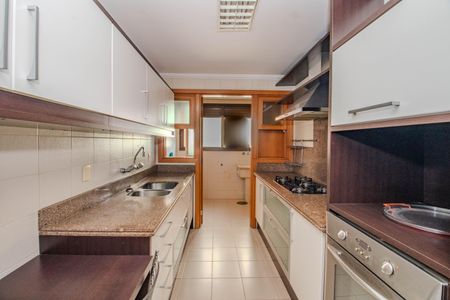 Apartamento à venda com 113m², 4 quartos e 2 vagas Apartamento à venda com 113m², 4 quartos e 2 vagasCozinha e Área de Serviço