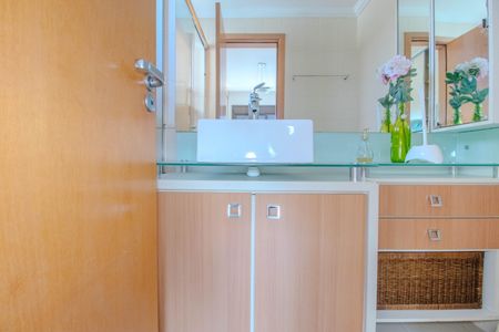 Apartamento à venda com 113m², 4 quartos e 2 vagas Apartamento à venda com 113m², 4 quartos e 2 vagasBanheiro da Suíte