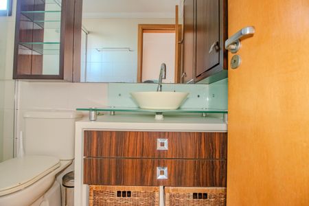 Apartamento à venda com 113m², 4 quartos e 2 vagas Apartamento à venda com 113m², 4 quartos e 2 vagasBanheiro Social