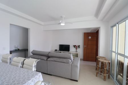 Sala de apartamento para alugar com 3 quartos, 120m² em Balneario Guarujá, Guarujá