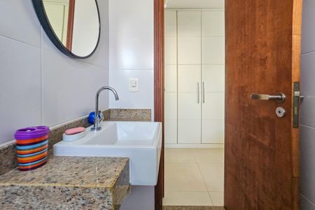 Apartamento para alugar com 120m², 3 quartos e 2 vagas