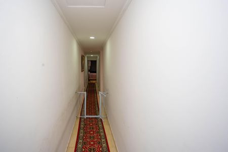 Casa à venda com 250m², 5 quartos e 2 vagasCorredor