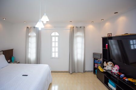 Casa à venda com 250m², 5 quartos e 2 vagasQuarto Suíte 1