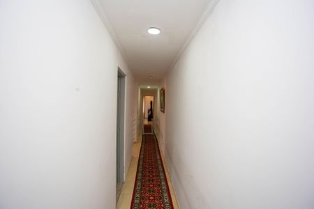 Casa à venda com 250m², 5 quartos e 2 vagasCorredor