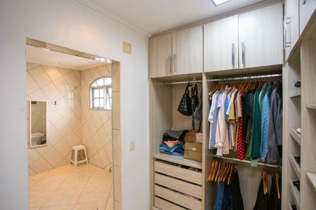 Casa à venda com 250m², 5 quartos e 2 vagasCloset da suíte 1