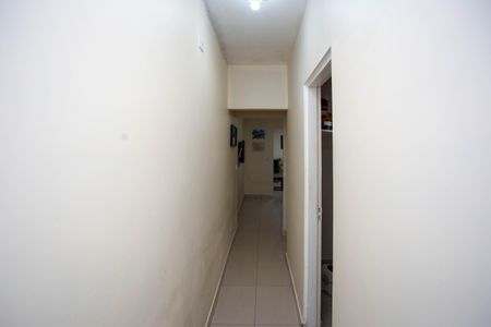 Casa à venda com 250m², 5 quartos e 2 vagasCorredor