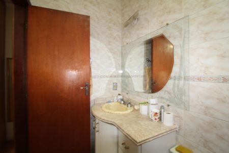 Casa à venda com 169m², 4 quartos e 3 vagasBanheiro/Suite 1