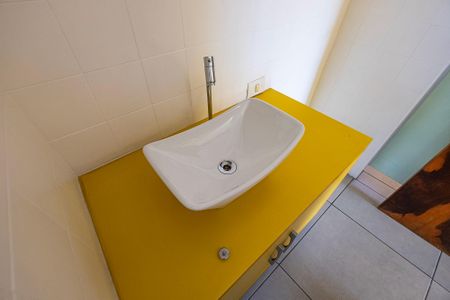 Casa à venda com 191m², 5 quartos e 2 vagas Casa à venda com 191m², 5 quartos e 2 vagasSuíte 2 - Banheiro