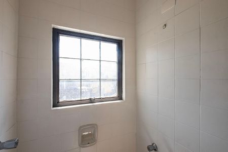 Casa à venda com 191m², 5 quartos e 2 vagas Casa à venda com 191m², 5 quartos e 2 vagasSuíte 3 - Banheiro