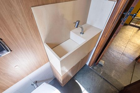 Casa à venda com 191m², 5 quartos e 2 vagas Casa à venda com 191m², 5 quartos e 2 vagasSuíte 3 - Banheiro