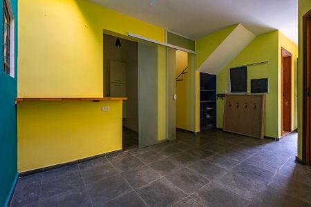 Casa à venda com 191m², 5 quartos e 2 vagas Casa à venda com 191m², 5 quartos e 2 vagasSala/Cozinha