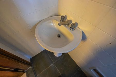 Casa à venda com 191m², 5 quartos e 2 vagas Casa à venda com 191m², 5 quartos e 2 vagasSuíte 4 - Banheiro