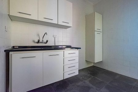Casa à venda com 191m², 5 quartos e 2 vagas Casa à venda com 191m², 5 quartos e 2 vagasSala/Cozinha