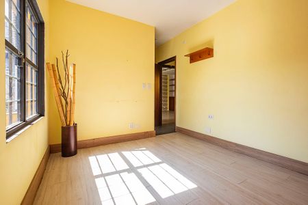 Casa à venda com 191m², 5 quartos e 2 vagas Casa à venda com 191m², 5 quartos e 2 vagasSuíte 3