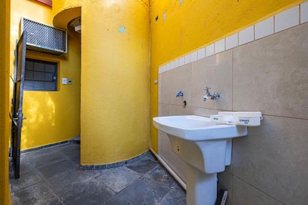 Casa à venda com 191m², 5 quartos e 2 vagas Casa à venda com 191m², 5 quartos e 2 vagasÁrea de Serviço