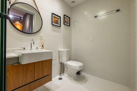 Banheiro de kitnet/studio para alugar com 1 quarto, 25m² em Sumaré, São Paulo