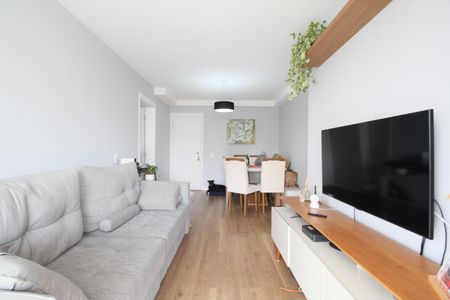 Sala  de apartamento para alugar com 2 quartos, 73m² em Vila Suzana, São Paulo