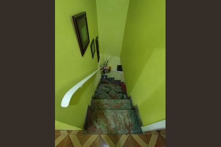 Casa à venda com 88m², 3 quartos e 1 vagaEscada