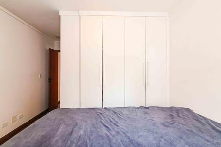 Casa à venda com 138m², 4 quartos e 2 vagasSuíte