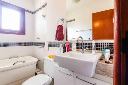 Casa à venda com 138m², 4 quartos e 2 vagasSuíte Banheiro