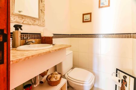 Casa à venda com 138m², 4 quartos e 2 vagasLavabo