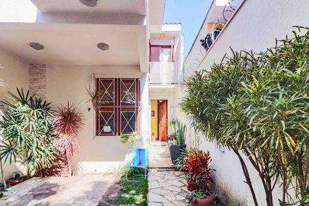 Casa à venda com 138m², 4 quartos e 2 vagasGaragem