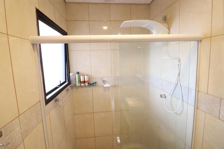 Casa à venda com 368m², 3 quartos e 2 vagasBanheiro da Suíte 1