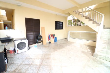 Casa à venda com 368m², 3 quartos e 2 vagasÁrea de Serviço 2