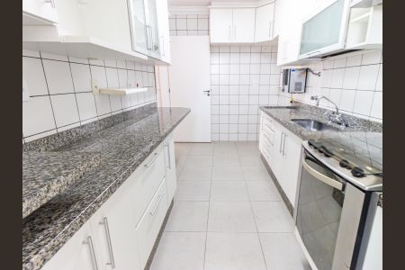 Apartamento à venda com 75m², 3 quartos e 2 vagas Apartamento à venda com 75m², 3 quartos e 2 vagasCozinha