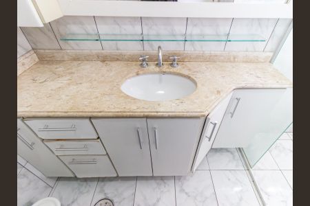 Apartamento à venda com 75m², 3 quartos e 2 vagas Apartamento à venda com 75m², 3 quartos e 2 vagasBanheiro Social