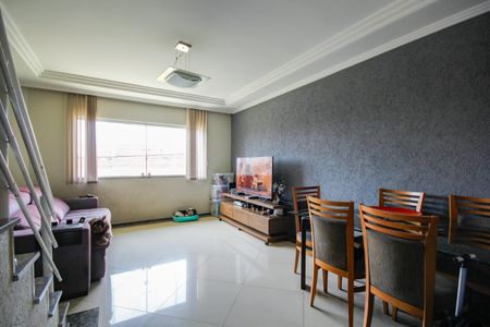 Sala de casa à venda com 3 quartos, 110m² em Vila Pereira Cerca, São Paulo