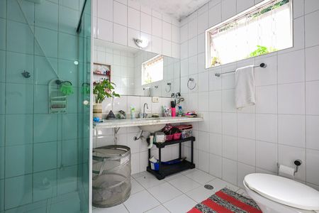 Casa à venda com 250m², 5 quartos e 3 vagasBanheiro Suíte 2