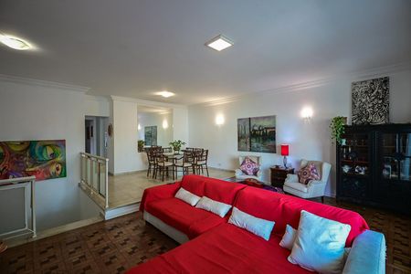 Casa à venda com 250m², 5 quartos e 3 vagasSala