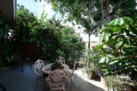 Varanda de casa à venda com 5 quartos, 250m² em Vila Sonia, São Paulo