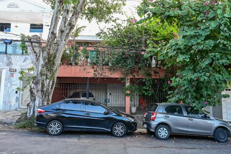 Casa à venda com 250m², 5 quartos e 3 vagasFachada