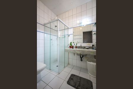 Casa à venda com 250m², 5 quartos e 3 vagasBanheiro Suíte 1