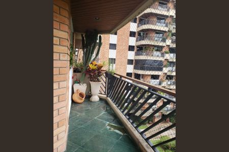 Apartamento à venda com 150m², 4 quartos e 2 vagasFoto 03