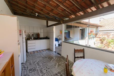 Casa à venda com 300m², 4 quartos e 2 vagasCasa 1 - Cozinha