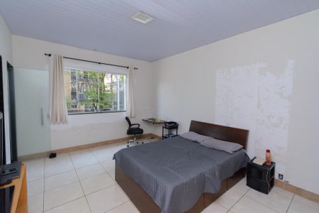 Casa à venda com 300m², 4 quartos e 2 vagasCasa 2 - Quarto 1