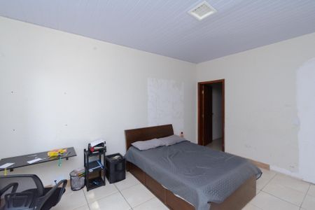 Casa à venda com 300m², 4 quartos e 2 vagasCasa 2 - Quarto 1