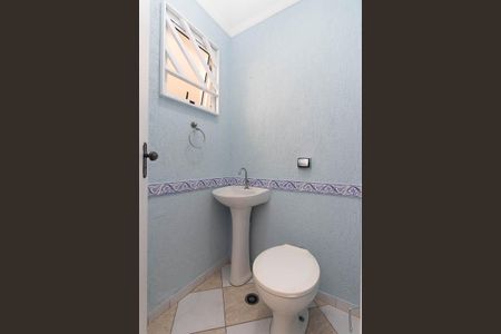 Casa à venda com 70m², 2 quartos e 2 vagasLavabo