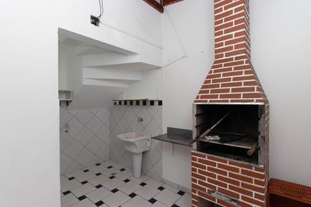 Casa à venda com 70m², 2 quartos e 2 vagasChurrasqueira