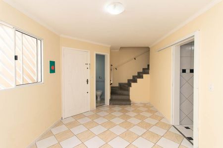 Casa à venda com 70m², 2 quartos e 2 vagasSala