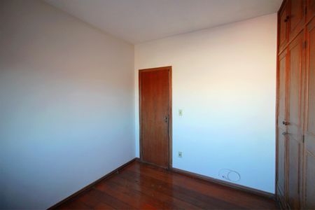 Casa à venda com 508m², 4 quartos e 2 vagasQuarto 2