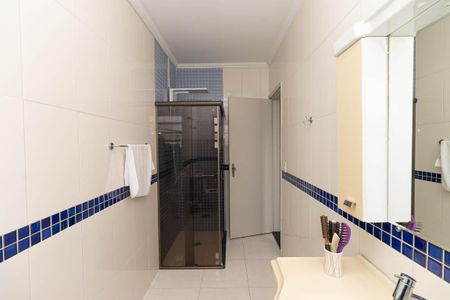 Casa à venda com 400m², 5 quartos e 7 vagasBanheiro da Suíte 1